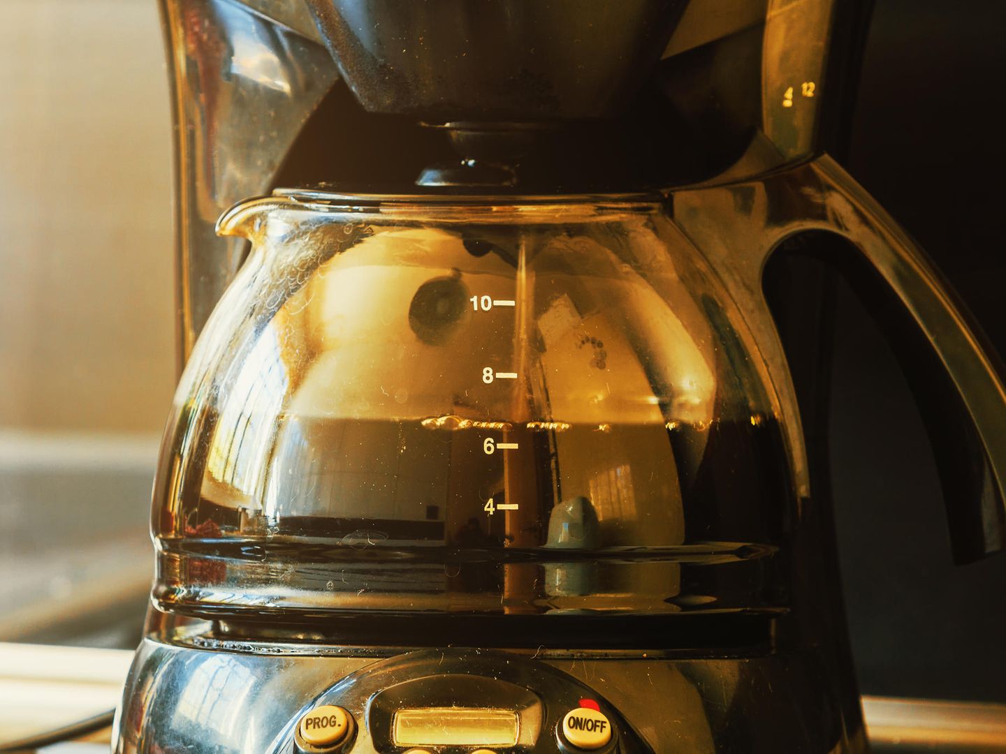 Kaffeemaschine reinigen: Die besten Hausmittel gegen Kalk