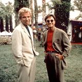 Ihr Anwesen in Las Vegas, auf dem sie gemeinsam mit ihren Tigern leben, nennen Siegfried und Roy "Little Bavaria". Damals vermuten zwar viele, dass die Magier auch privat ein Paar sind, über ihre Homosexualität sprechen Siegfried und Roy aber nicht offen. Das könnte schlecht fürs Geschäft sein. Erst in einem Interview 2007 reden beide über ihre innige Beziehung.