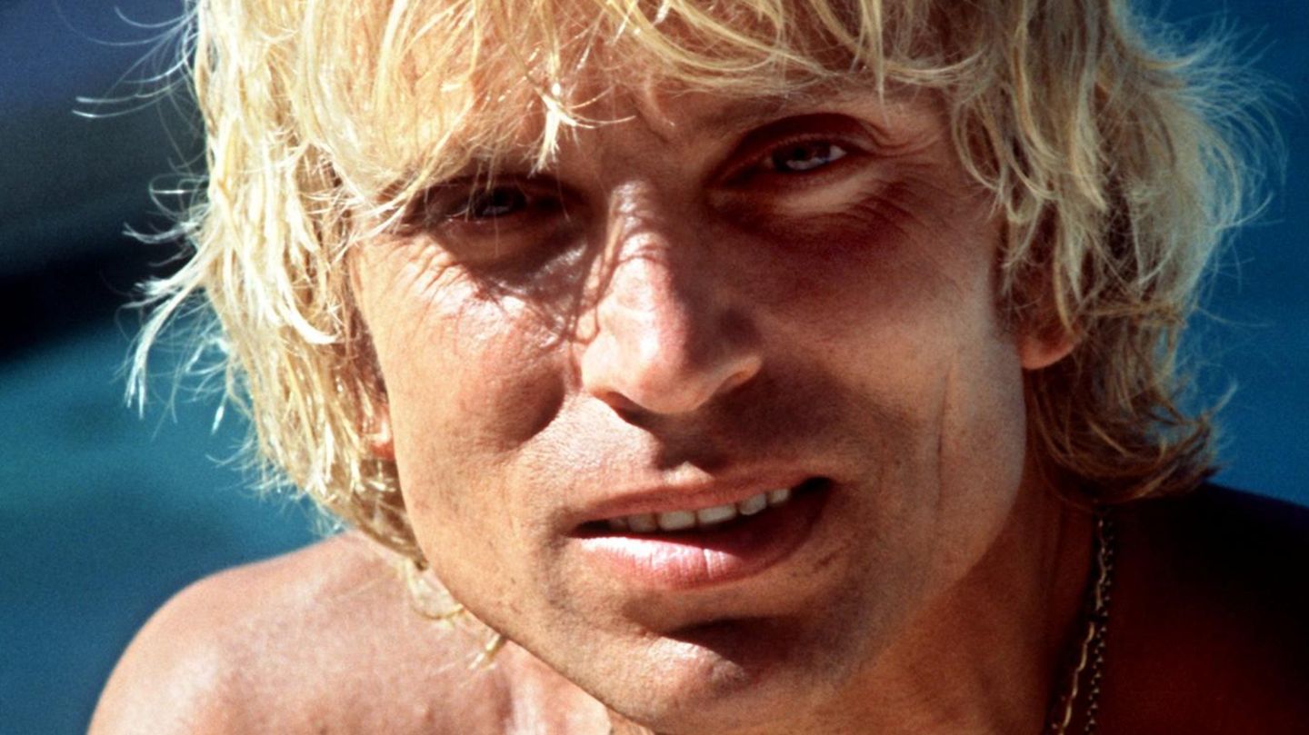 Blond und sexy: Siegfried 1978 Da weiß Fischbacher schon von seiner Krebserkrankung. "Roy ist jetzt drüben angekommen. Und bereitet dort alles für mich vor. Das hat er mir so versprochen", sagt er. Am 13. Januar 2021 stirbt Siegfried an den Folgen von Bauchspeicheldrüsenkrebs in seinem Haus in Las Vegas.