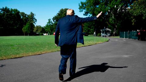 Auf dem Weg nach draußen: US-Präsident Donald Trump (Archivbild)