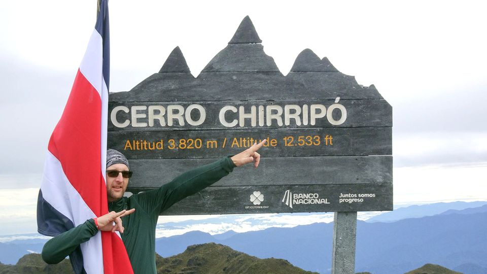 In der Cordillera de Talamanca: Mark Hegedüs steht auf dem höchsten Berg Costa Ricas, dem Cerro Chirripó