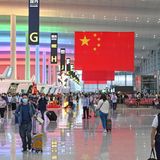 Platz 6 mit 643.431 Sitzplätzen: Guangzhou – Shanghai-Hongqiao  Knapp noch übertroffen wird die Verbindung von Shanghai nach Guangzhou (Foto) am Perlfluss, der 140 Kilometer entfernten Nachbarstadt von Shenzhen. Die Fluggesellschaften China Southern und Shanghai Airlines sind auf dieser Route neben vielen anderen die beiden dominierenden Carrier.