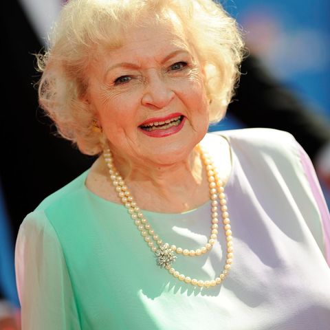 Noch nicht geimpft: Betty White verzichtet wegen der Coronapandemie auf eine Party zu ihrem 99. Geburtstag.