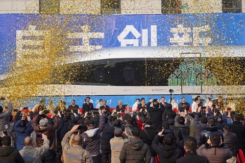Großer Bahnhof beim Roll-Out in China 