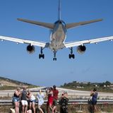 Die britische Tui Airways sorgte in der Hochsaison mit der eingesetzten Boeing 757 für Aufsehen, gilt dieses Modell doch als der größte Flugzeugtyp, der sich im vergangenen Sommer auf Skiathos blicken ließ.