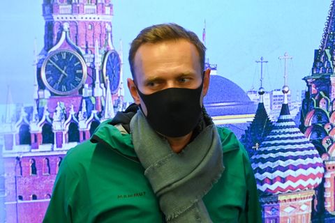 Alexej Nawalny kurz vor seiner Festnahme am Moskauer Flughafen 
