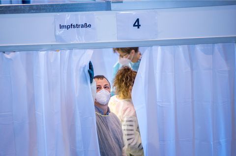 Covid-19: Zu langsam, zu wenig, zu chaotisch – warum das Impfen in Deutschland so schleppend vorangeht