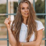 Sie übernimmt demnächst die Moderation der neuen Staffel von "Temptation Island", doch davor schwingt Lola Weippert das Tanzbein. "Warum ich bei 'Let's Dance' mitmache? Ich liebe es einfach, mich neuen Herausforderungen zu stellen und meinen Körper an seine Grenzen zu bringen."