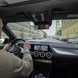 In der Stadt kommt man mit dem Mercedes EQA 250 gut zurecht