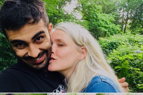 Katrine und Amed sind glücklich zusammen