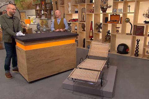 Bares für Rares: Sven Deutschmanek und Horst Lichter stehen am Pult