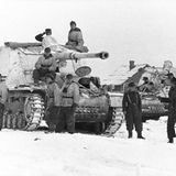 Panzerjäger Nashorn - wegen des hohen Gewichts der Waffe musste massiv an der Panzerung gespart werden