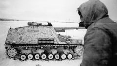 Ein Nashorn 1945 in den Kämpfen um Ostpreussen.