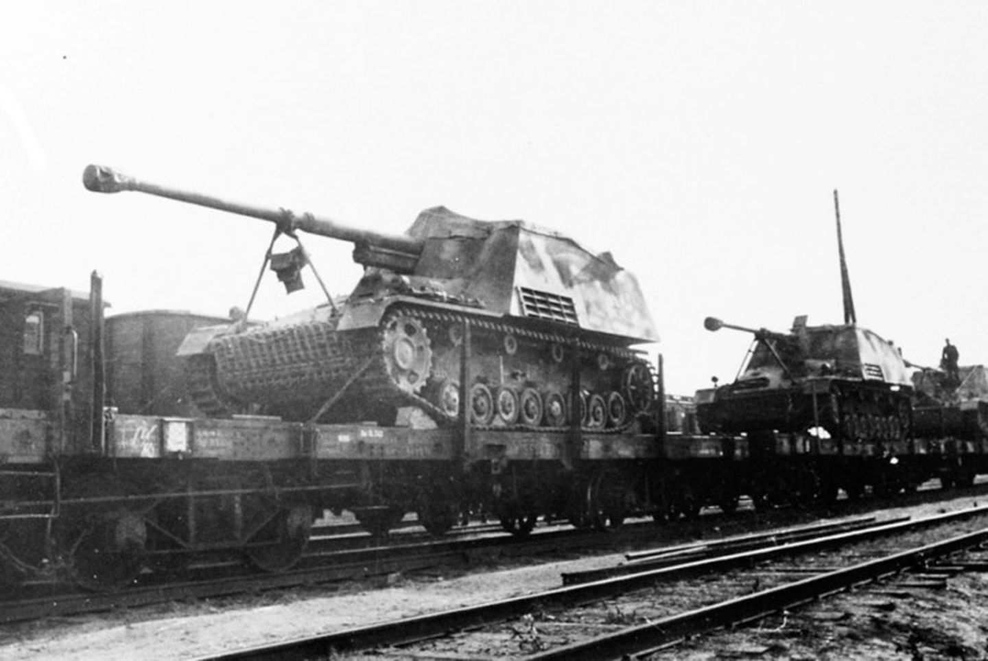 Aus den Fehlern  beim Nashorn wurde beim Bau von späteren Jagdpanzern gelernt.