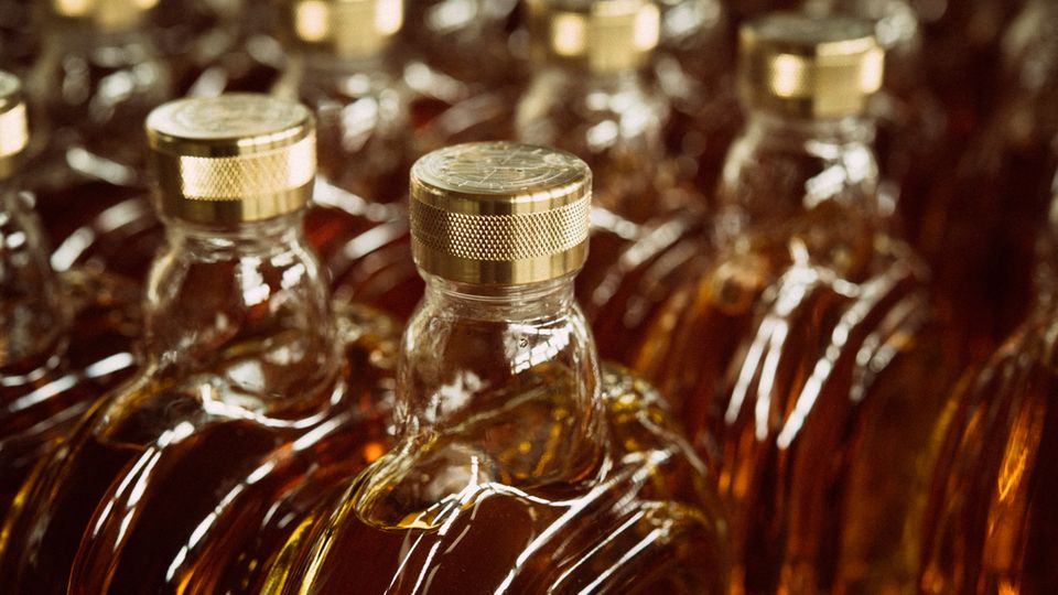Der Rum besteht zu 82 Prozent aus einem selbstgefertigten Rum und wird mit sechs weiteren Sorten cuvetiert. Der Rum besteht zu 82 Prozent aus einem selbstgefertigten Rum und wird mit sechs weiteren Sorten cuvetiert.