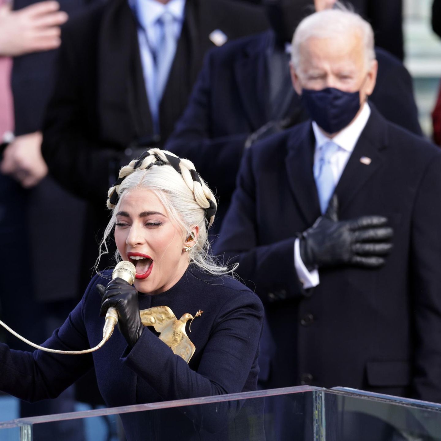 Auf Diese Modedesigner Setzten Biden Harris Und Lady Gaga Bei Der Amtseinfuhrung Stern De