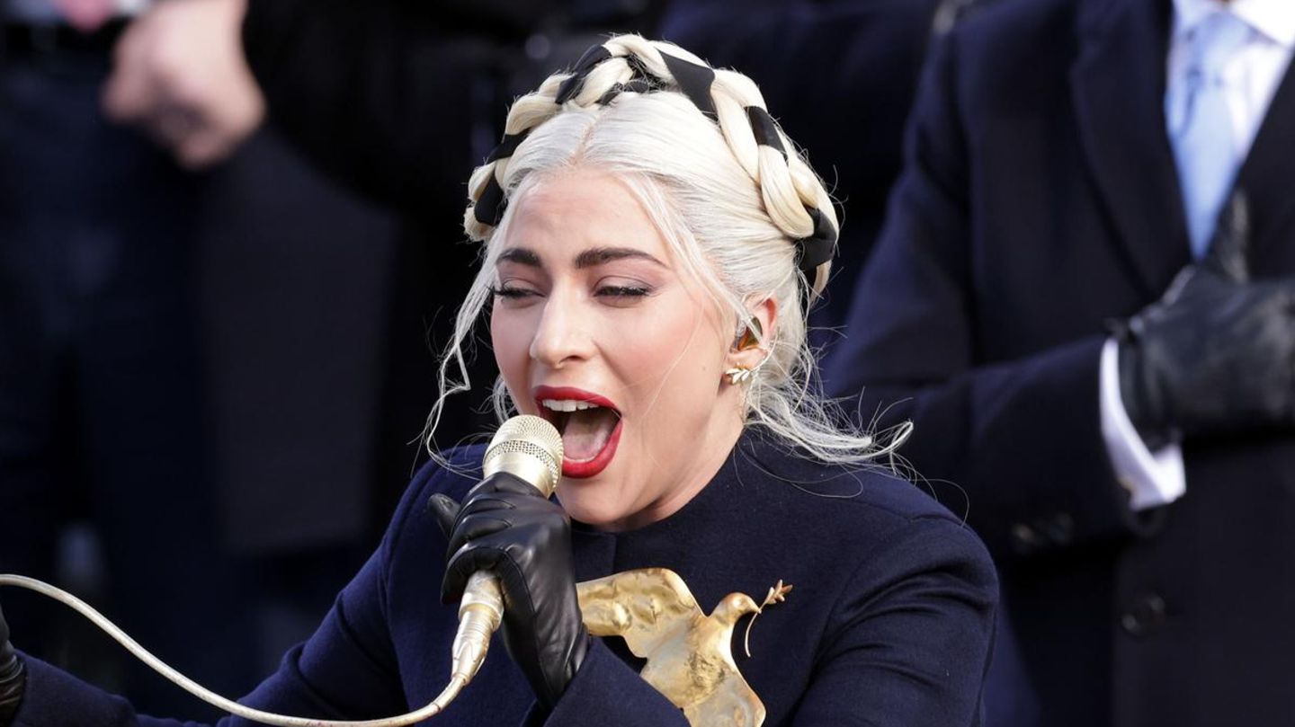 Joe Bidens Amtseinführung So gefühlvoll singt Lady Gaga die USNationalhymne (Video) STERN.de