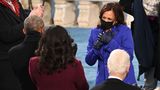 Die frisch vereidigte Vizepräsidentin Kamala Harris teilt ihre Freude mit den Obamas