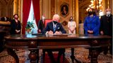 Seine erste Amtshandlung als 46. US-Präsident: Biden unterzeichnet die Inaugurations-Erklärung, die Nominierung des Kabinetts sowie die, der unteren Kabinettsposten.