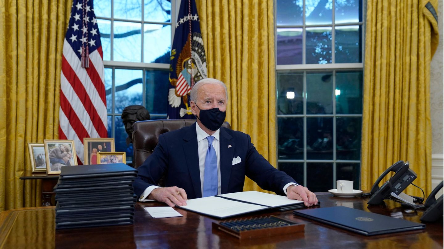 Biden Oval Office