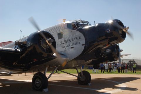 Ohne neue Reifen keine Flüge: Ju 52 in Johannesburg: Eines der letzten Exemplare verrottet als "Hangar Queen" in Südafrika