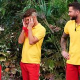 Das geht ja gut los: Reality-Star Christina Dimitriou, "Prince Charming"-Teilnehmer Sam Dylan und Ex-"Bachelor" Oliver Sanne müssen kurz nach ihrem Einzug zur ersten Dschungelprüfung antreten. Doch Dimitriou und Dylan sind wenig begeistert von der Aufgabe.