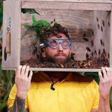 Ex-Bachelor Oliver Sanne übersteht die Kakerlakenladung tapfer.