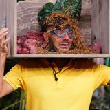 Sam Dylan ergeht es nicht viel besser. Er bekommt Fleischabfälle und Maden in seine Box, doch die sind sein geringstes Problem. Der schwule "Prince Charming"-Kandidat ist klaustrophobisch. 