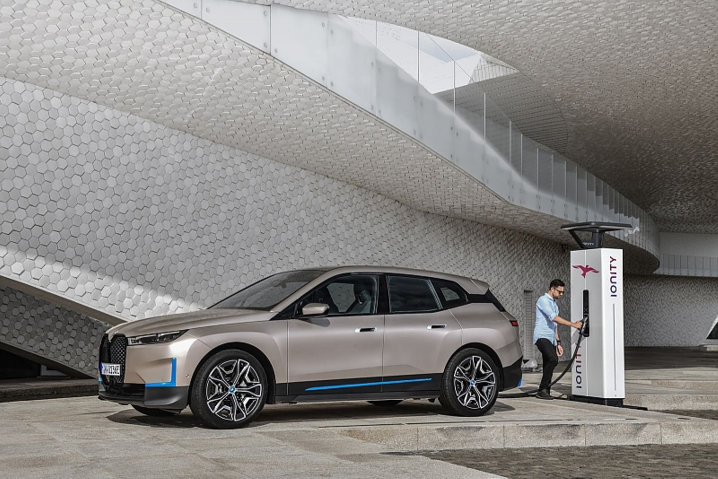BMW iX 2021