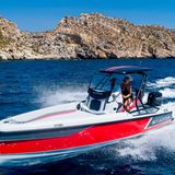 In der kleinen Klasse Motorboote bis 8 Meter setzte sich die Saxdor 200 Sport durch. Die Saxdor punktet durch ihr gutes Preis-Leistungsverhältnis und ihre perfekten Fahreigenschaften. "In Kombination mit leistungsstarken Außenbordern wird die Saxdor 200 Sport zum reinrassigen Sportboot", so die Jury.