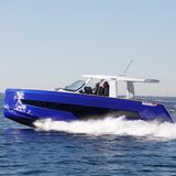 In der Klasse Motorboote bis 14 Meter belegt die Fjord 41 XL den ersten Platz. Die neue Fjord-Generation sei deutlich agiler als ihre Vorgänger, urteilt die Jury. Sie ist in gleich neun verschiedenen Deckslayouts verfügbar, darüber hinaus kann sie in weiten Teilen nach den Wünschen des Eigners individualisiert werden. Weitere Pluspunkte: erstklassige Verarbeitung und herausragende Fahreigenschaften.