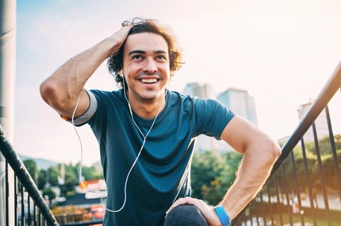 Keinen Bock, sich zu bewegen? : Yoga, Laufen oder Badminton: So finden Sie den Sport, der zu Ihnen passt