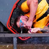 Das Spiel ist aus dem "echten" Dschungelcamp bereits bekannt. Oliver Sanne macht sich bereit zum Eintauchen.