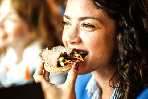 Kleine Tricks für großen Genuss: Wir essen zu schnell, zu viel und zu ungesund – warum wir wieder lernen müssen, zu genießen