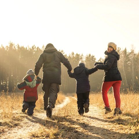 Ratgeber: Alle raus! Warum Kinder trotz Corona im Winter Bewegung brauchen