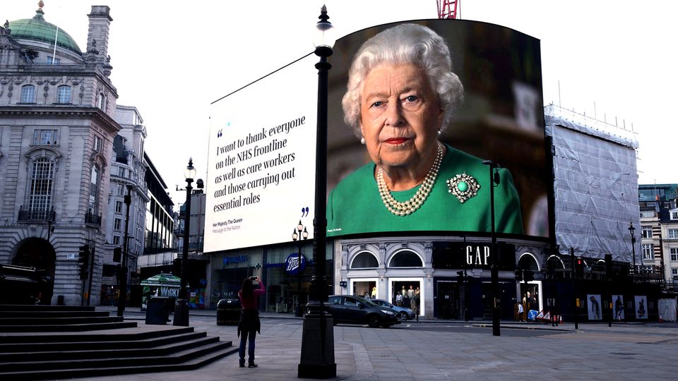 Auf dem Königsweg: Die Queen und ihre "glorreichen Sieben" sind die Zukunft der Royals – und nicht Harry und Meghan