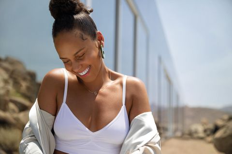 Alicia Keys lacht