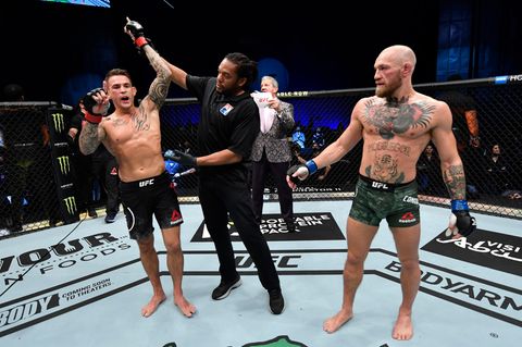 Häme statt Titelkampf: Der US-Amerikaner Dustin Poirier machte in der zweiten Runde alles klar. Conor McGregor musste sich mit einem technischen K.o. zufrieden geben.
