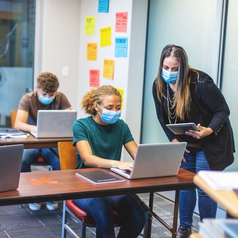 Während in Dänemark der Einsatz von digitalen Medien im Unterricht für mehr als 90 Prozent der Schüler Alltag ist, sagen das in Deutschland ­lediglich rund vier Prozent