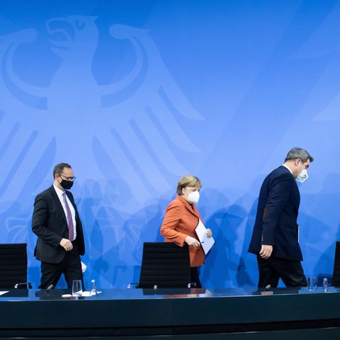 Corona-Gipfel: (von links) Michael Müller, Angela Merkel, Markus Söder, Olaf Scholz
