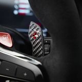 Schaltwippen aus Carbon sind Pflicht