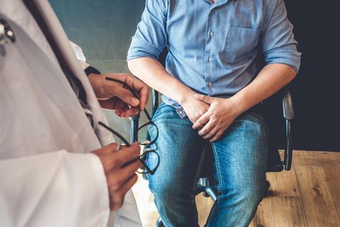 Die Diagnose: Er kann vor Schmerzen im Mund kaum essen. Die Ursache ist selten und zeigt sich auch im Schritt