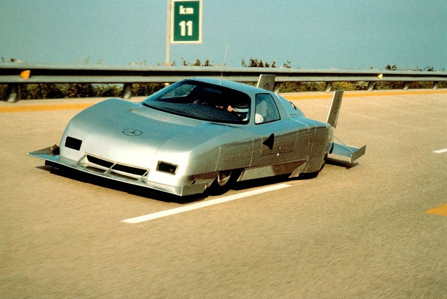 Der Mercedes Benz C 111 IV knackt 1979 in Nardo die 400 km/h Marke