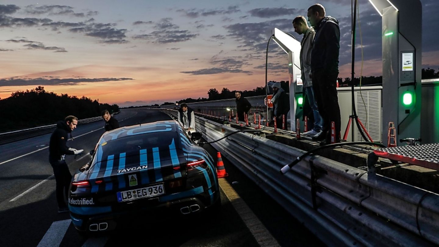 Porsche Taycan Prototyp in Nardo