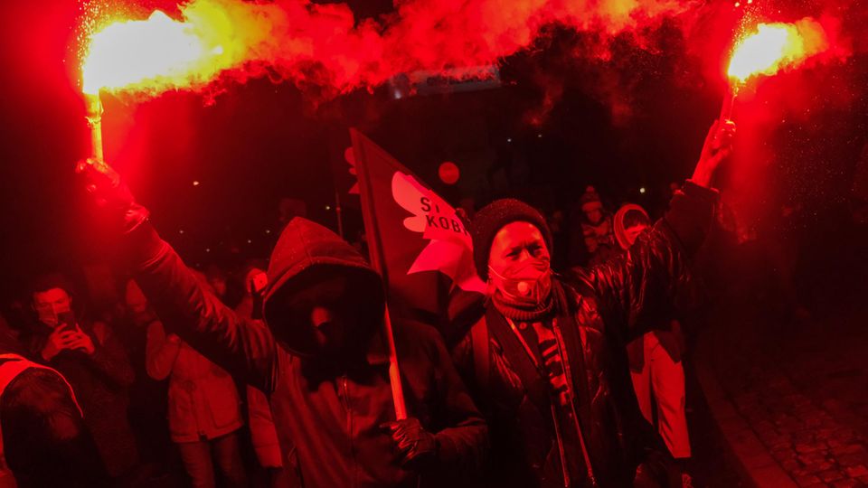 Polen: Proteste gegen das Verbot von Schwangerschaftsabbrüchen Polen: Proteste gegen das Verbot von Schwangerschaftsabbrüchen