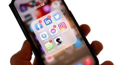 Das Icon der App Clubhouse auf einem Smartphone-Bildschirm