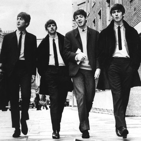 Ihren legendären Look, den die Beatles hier im Jahr 1963 selbstverständlich tragen, verdanken sie einer deutschen Fotografin