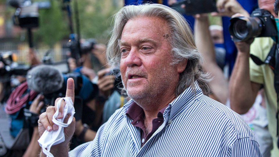 Begnadigter Ex-Berater: Trumps dunkler Einflüsterer: So arbeitet Steve Bannon am Comeback des Ex-Präsidenten