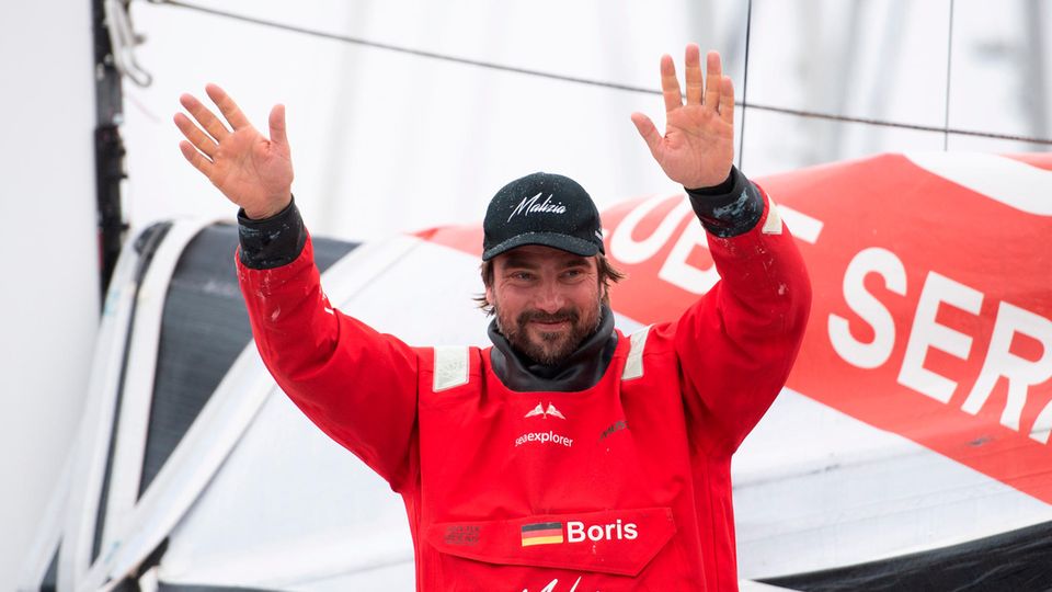 Boris Herrmann winkt