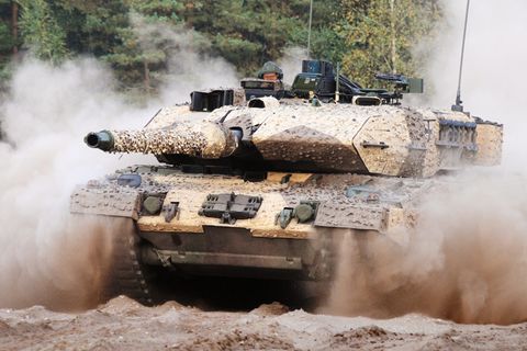 Das Abwehrsystem sollen Leopard-Panzer vom Typ 2 A7 erhalten.